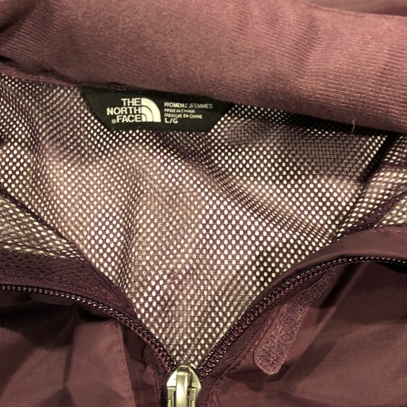 ❌ SOLD ❌ North face rain jacket - Picture 3 of 5